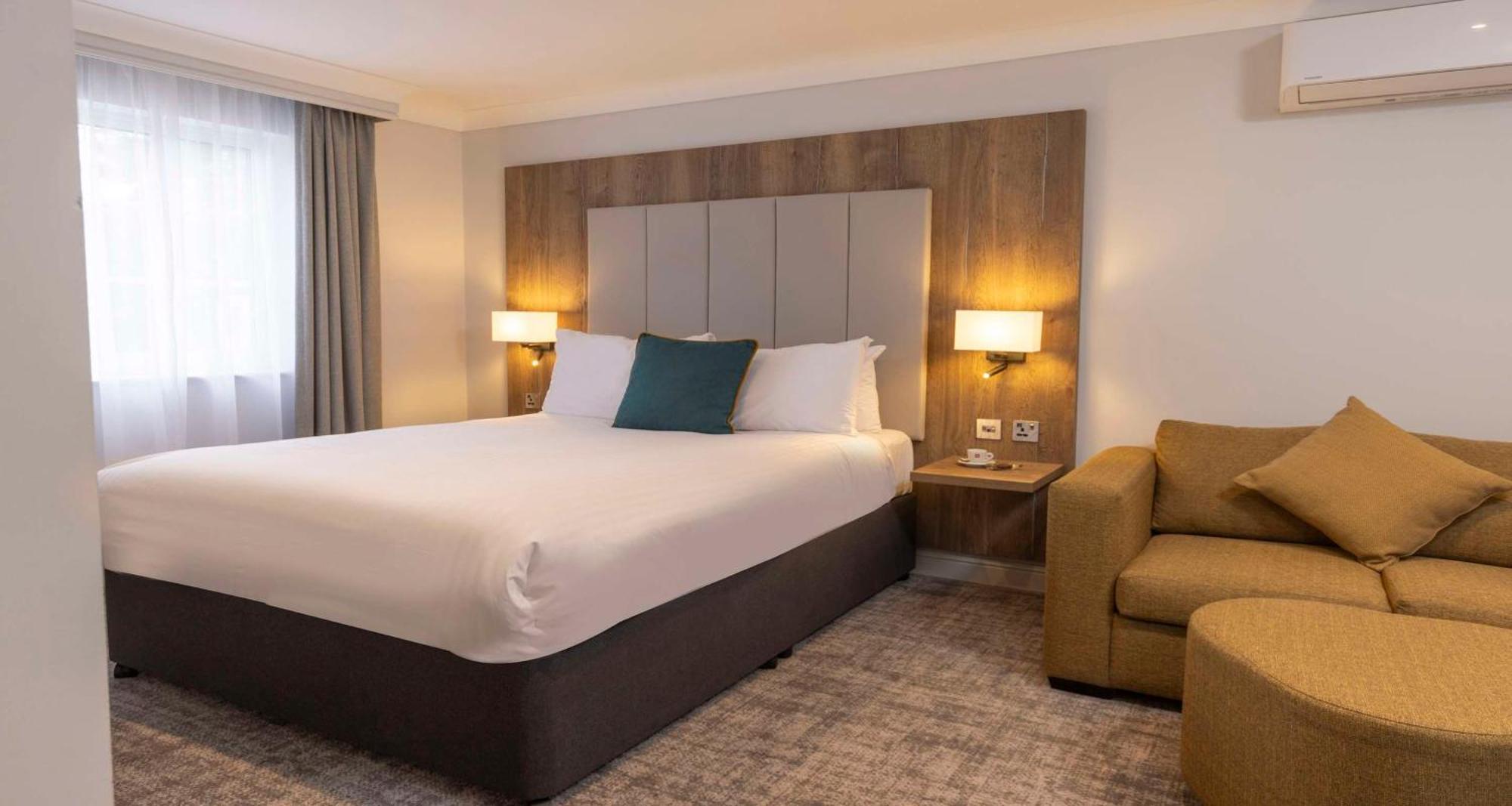 Crowne Plaza East Midlands Airport By Ihg Hotel Derby Exterior photo