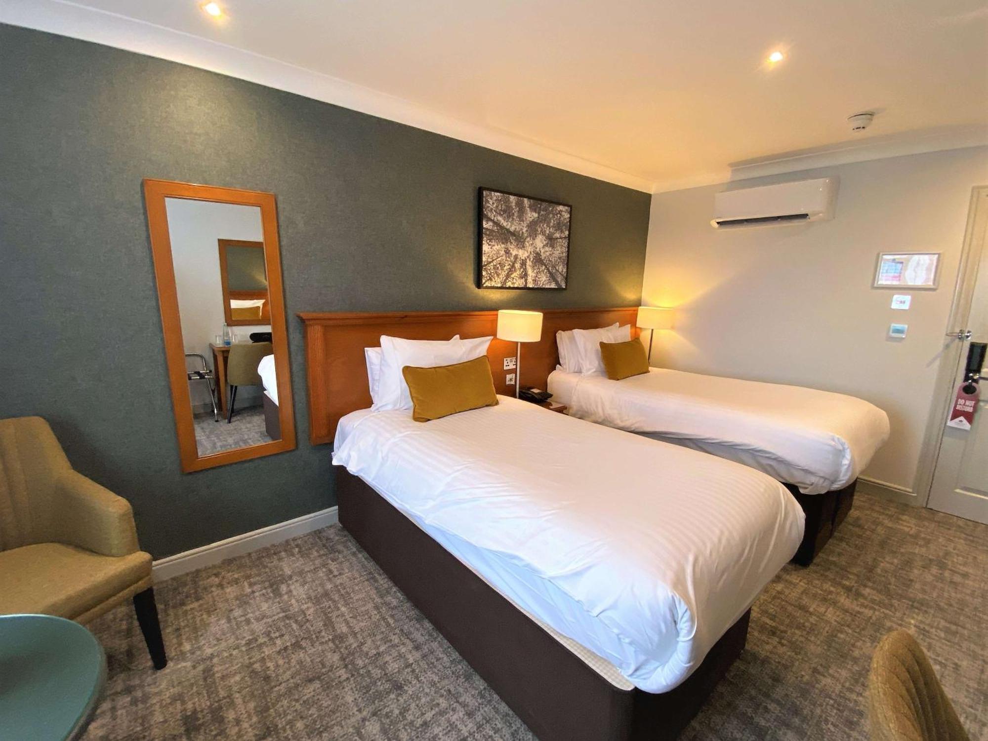 Crowne Plaza East Midlands Airport By Ihg Hotel Derby Exterior photo
