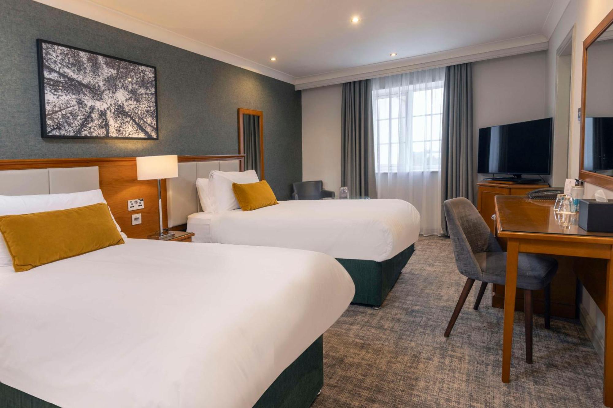 Crowne Plaza East Midlands Airport By Ihg Hotel Derby Exterior photo