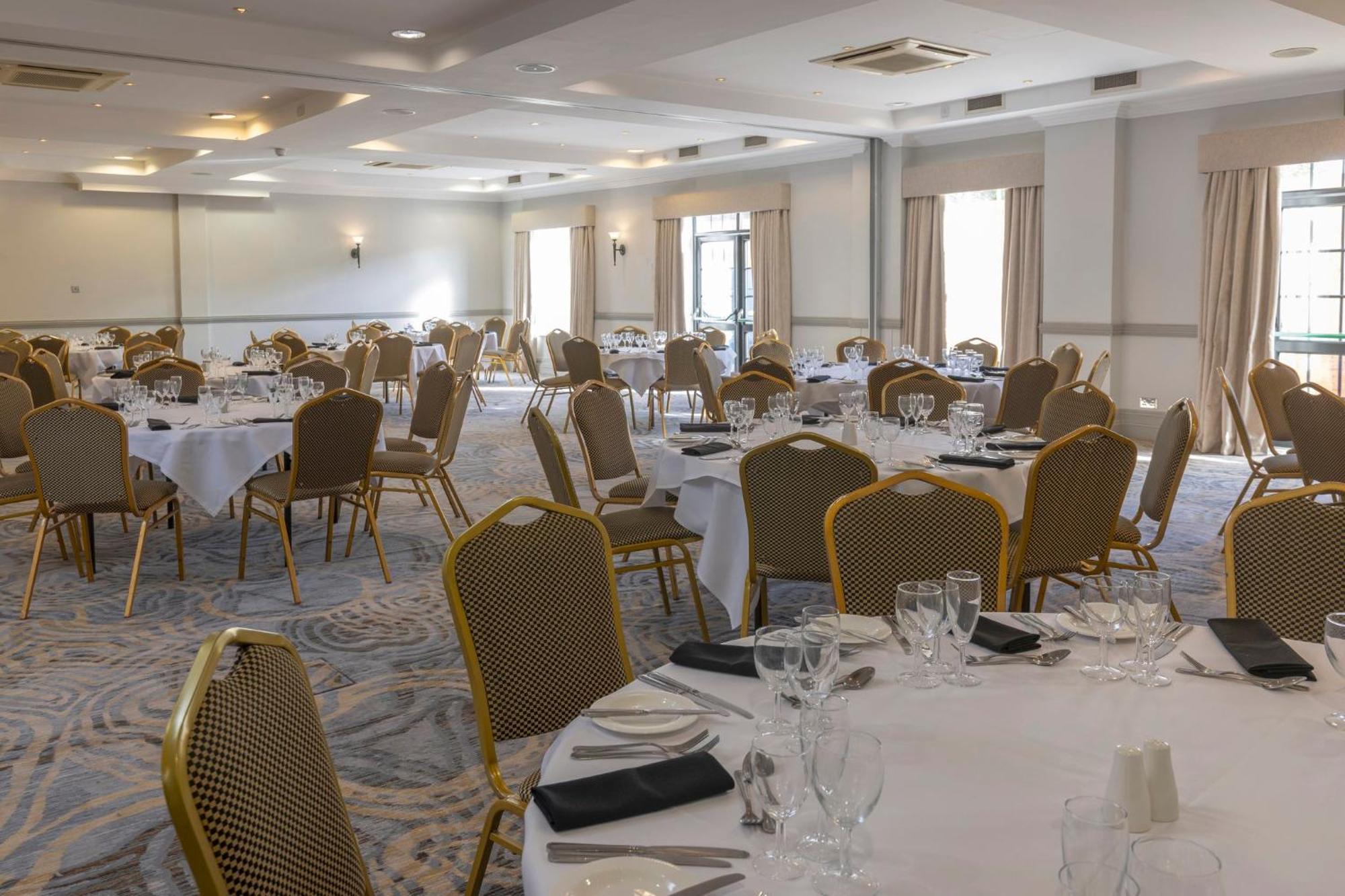 Crowne Plaza East Midlands Airport By Ihg Hotel Derby Exterior photo