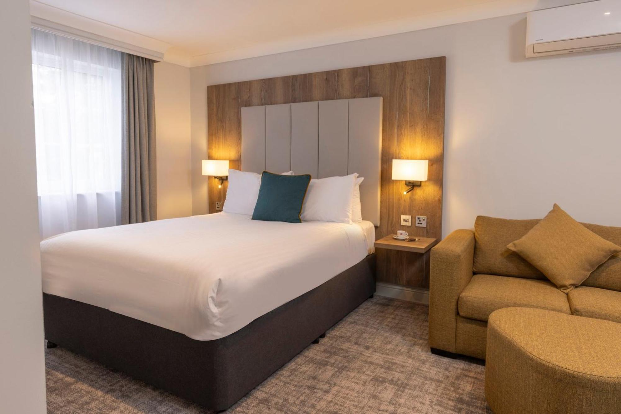 Crowne Plaza East Midlands Airport By Ihg Hotel Derby Exterior photo