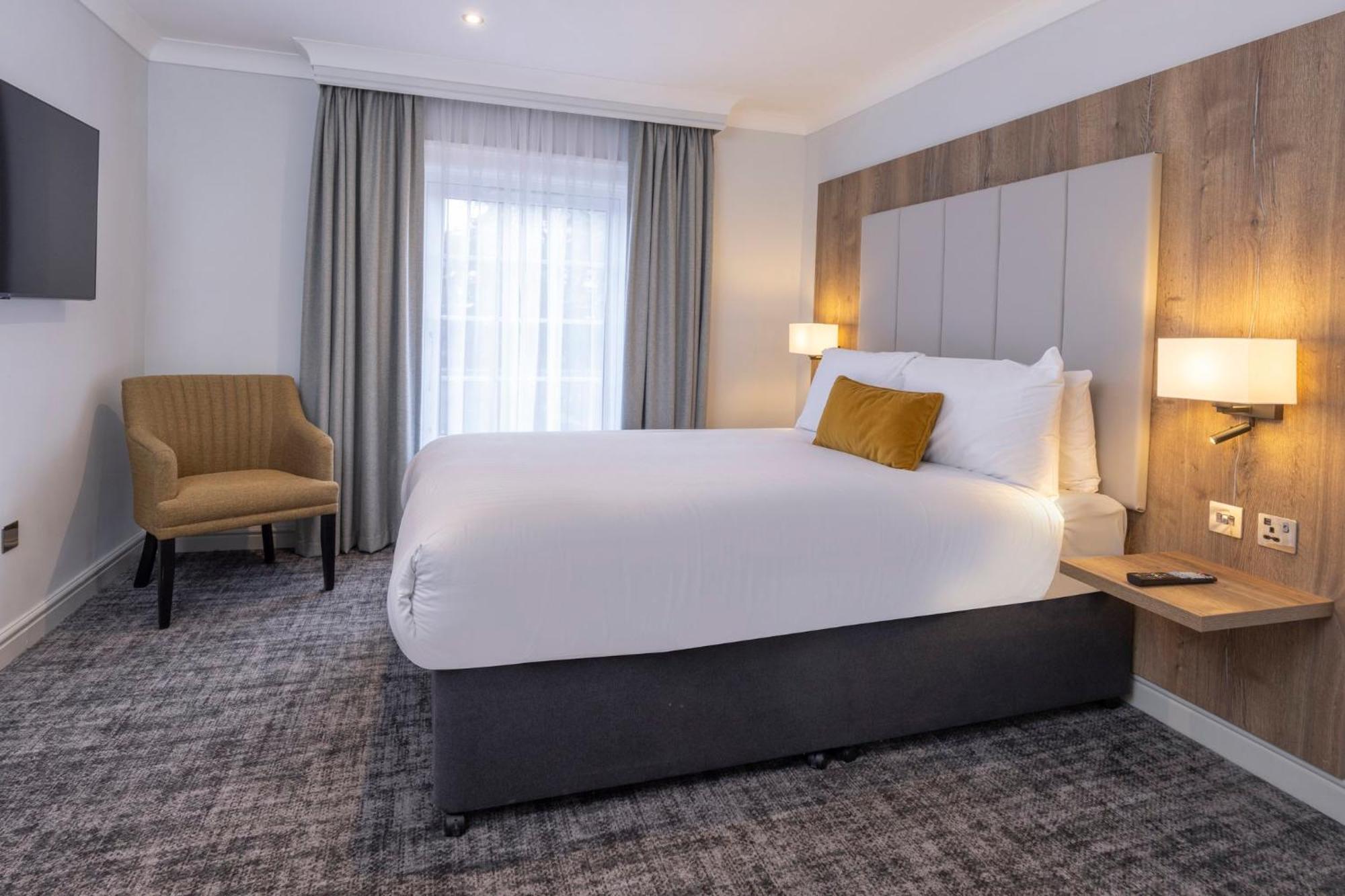Crowne Plaza East Midlands Airport By Ihg Hotel Derby Exterior photo